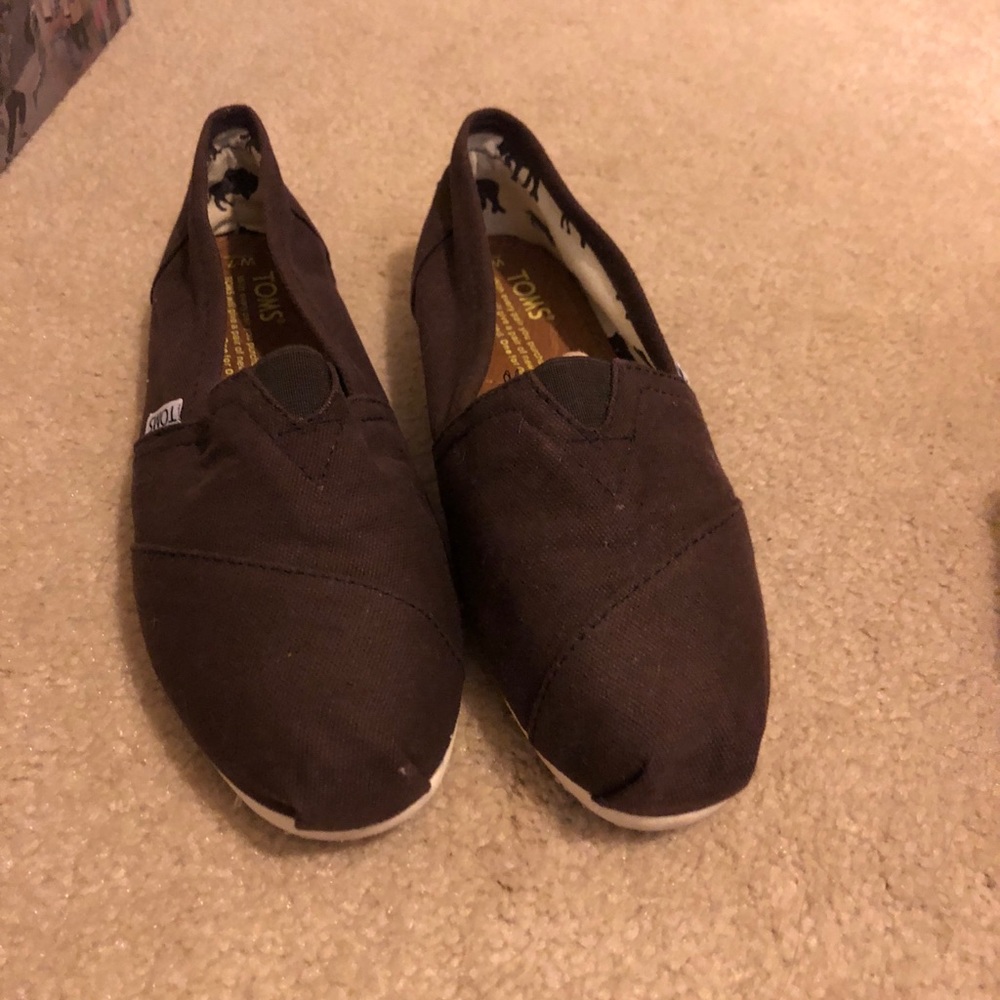Toms